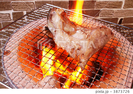 ぶりの鎌を焼く 3873726