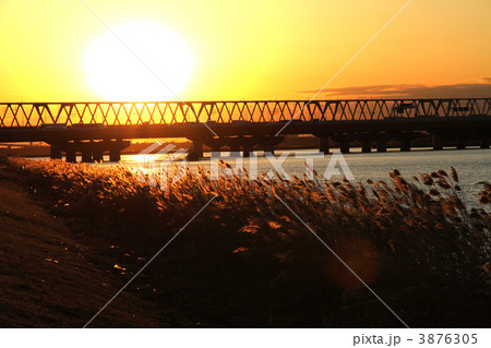 旧江戸川河口の夕日の写真素材 [3876305] - PIXTA