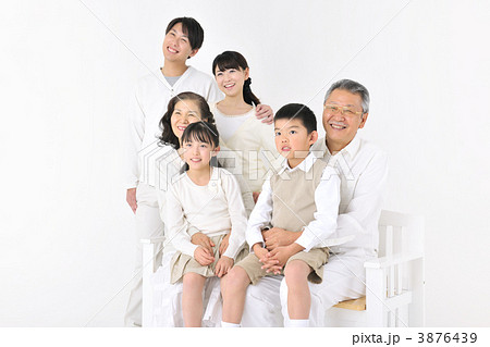 三世代 3世代家族 家族の写真素材