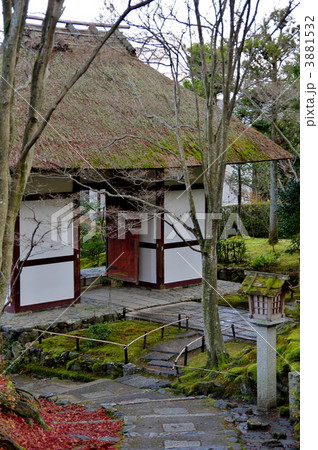 常寂光寺の仁王門 3881532