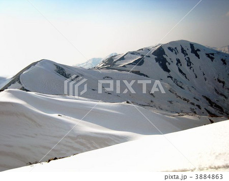 残雪の北アルプス北部 3884863