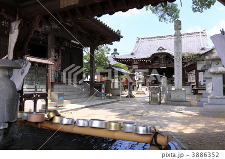 四国霊場第83番札所「一宮寺」本堂と大師堂 3886352