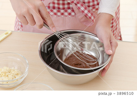 バレンタインのお菓子作り 3896510