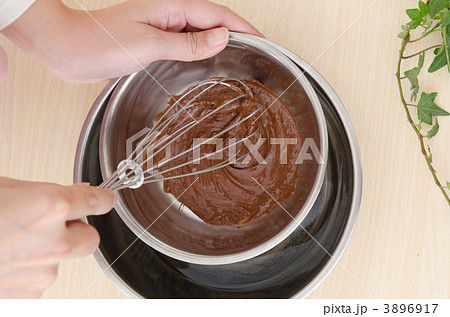 バレンタインのお菓子作り 3896917