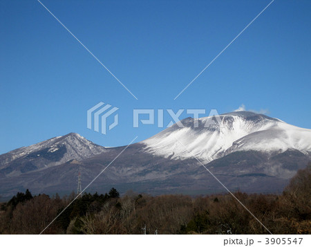 晴れた日の冬の浅間山 晴れた日の冬の浅間山 3905547