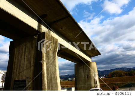 五條市の新町通りの五新鉄道跡 3906115