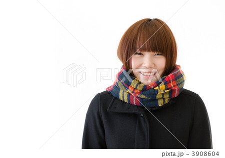 マフラーをした女の子 3908604