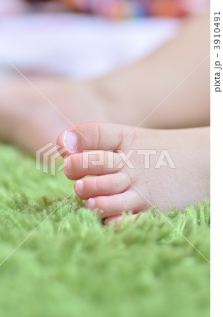 赤ちゃん足指アップ 赤ちゃん足指アップ 3910491