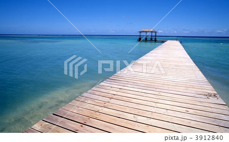 モンテゴベイ ビーチ船着き場 3912840