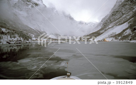 ソグネフィヨルドクルーズ 3912849