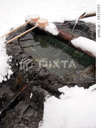 中尊寺本堂の手水(ちょうず) 中尊寺本堂の手水(ちょうず) 3913563