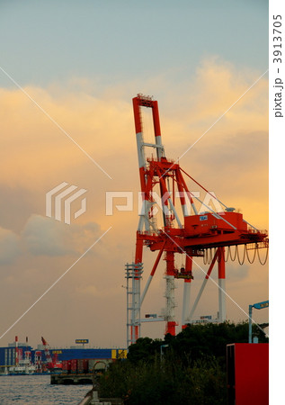 ガントリークレーン 3913705