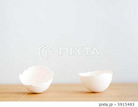 3915483