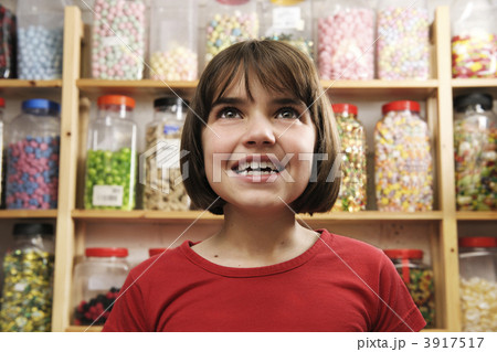 girl in sweet shop 3917517