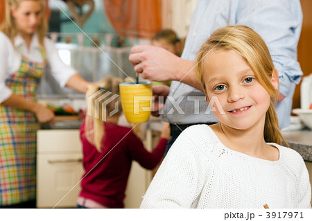 3917971