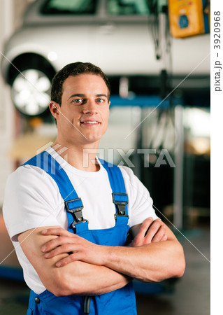 3920968