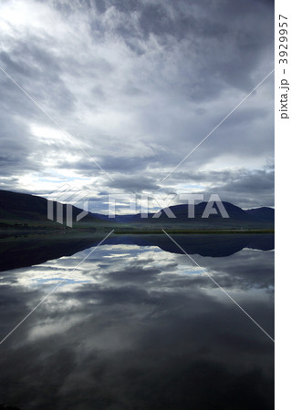 Icelandic lake Icelandic lake 3929957