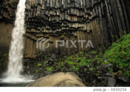 Svartifoss waterfall and basalt columns 3930256