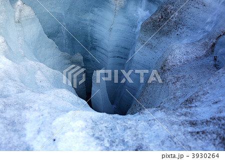 Ice crevasse 3930264