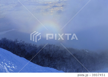 スキー場のブロッケン現象 3937451