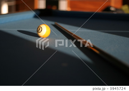 ナインボールとキュー 3945724