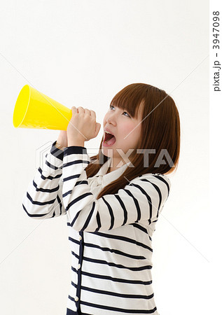 茶髪の若い女性 茶髪の若い女性 3947098