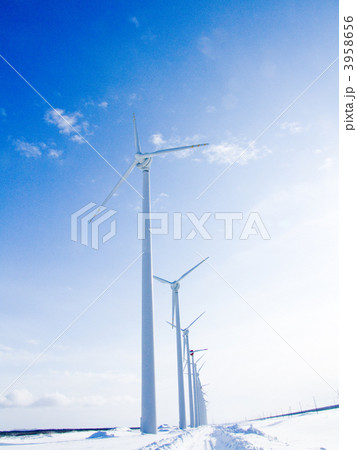 冬の風力発電所 冬の風力発電所 3958656