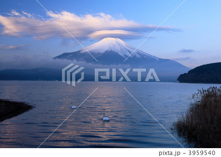 山中湖の朝景色 3959540