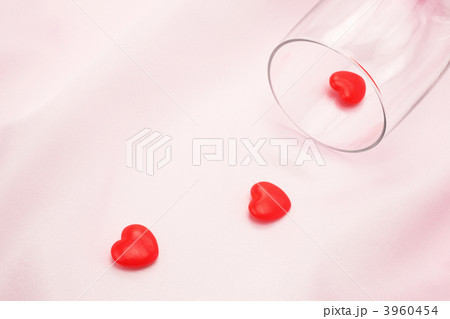 こぼれるハート 3960454