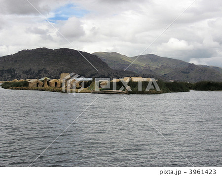 チチカカ湖のウロス島(ペルー) チチカカ湖のウロス島(ペルー) 3961423