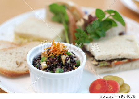 五穀米　サラダ 3964079