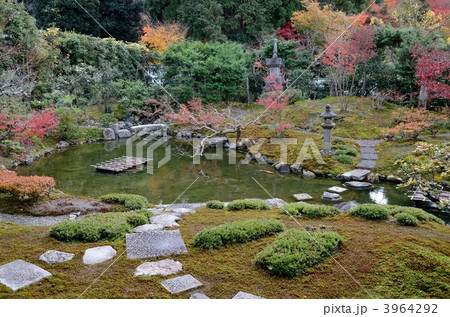 光雲寺、ひょうたん型の池 3964292