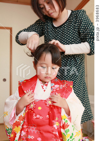 七五三のヘアメイクシーン 3968683