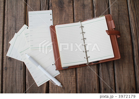 レザーカバーのシステム手帳とリフィル　スケジュール帳 3972179