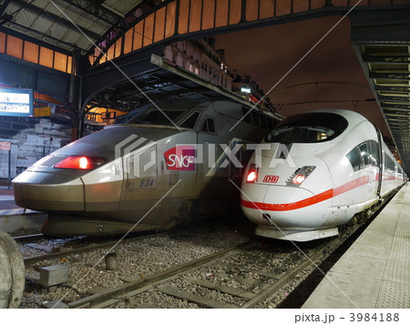 パリ東駅のTGVとICE パリ東駅のTGVとICE 3984188