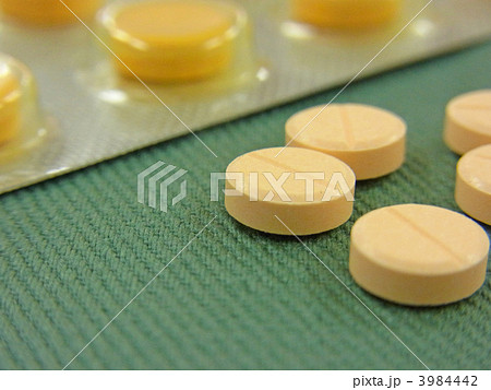お薬 3984442