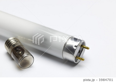使用済みの蛍光灯 3984701