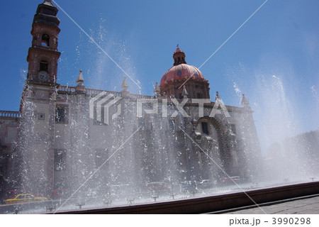 メキシコの中世都市ケレタロ 3990298