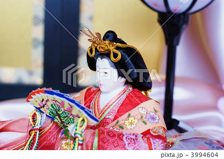 女雛・手に檜扇横位置 3994604