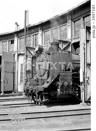 1972小樽築港機関区扇形車庫（D511023） 3997385