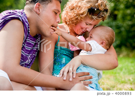 Happy young family Happy young family 4000893