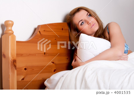 Dreaming in bed Dreaming in bed 4001535