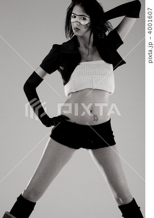 High fashion posing High fashion posing 4001607