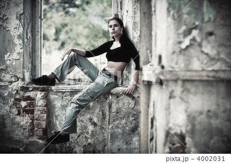 Young woman smoking Young woman smoking 4002031