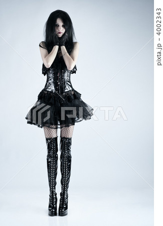 Young slim goth woman Young slim goth woman 4002343