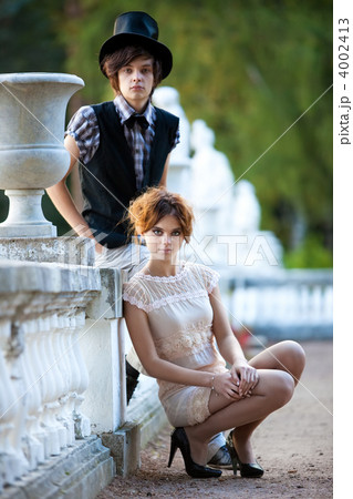 Young couple fashion Young couple fashion 4002413