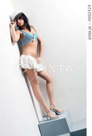 Young sailor woman 4002424