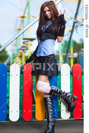 Young schoolgirl 4003263