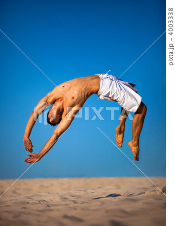 Young man jumping Young man jumping 4003338