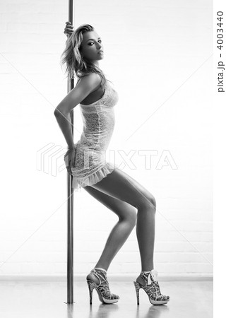 Young sexy pole dance woman Young sexy pole dance woman 4003440